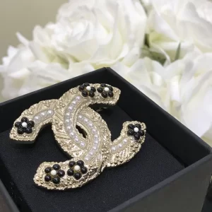 Chanel Pearls Flower CC Logo Brooch 