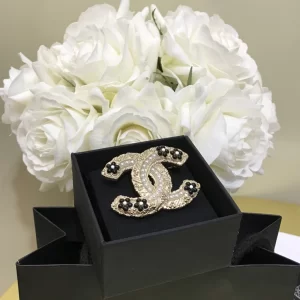 Luxury Womens Jewelry Chanel Pearls Flower CC Logo Brooch A152PP140 AA148129