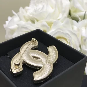 Luxury Womens Jewelry Chanel Pearls Flower CC Logo Brooch A152PP140 AA148129