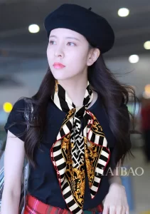 Luxury Womens Scarf Fendi FF Logo Silk Scarf Black 90x90CM A151PP200 AA150561