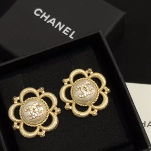 Luxury Womens Jewelry Chanel Crystal CC Gold Camellia Earrings A39PP138 AA150910