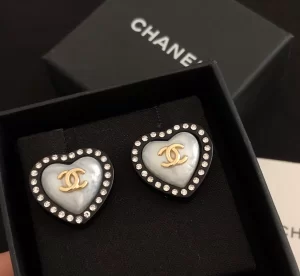 Luxury Womens Jewelry Chanel Double C Heart Earrings A39PP140 AA151431