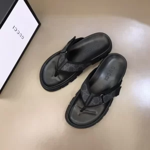 Gucci GG Supreme Thong Sandal 