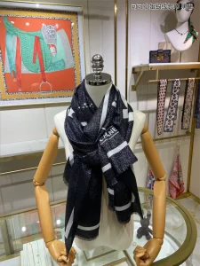 Luxury Womens Scarf Chanel CC Logo Silk Scarf in Black 110x200CM A151PP280 AA160294