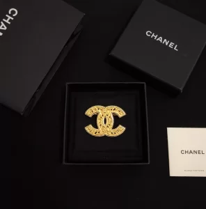 Luxury Womens Jewelry Chanel Brooch Chanel Gold CC Logo Brooch A39PP140 AA161563