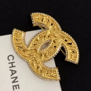 Luxury Womens Jewelry Chanel Brooch Chanel Gold CC Logo Brooch A39PP140 AA161563