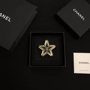 Luxury Womens Jewelry Chanel Brooch Chanel Gold CC Star Brooch A39PP155 AA164537