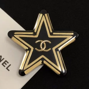 Luxury Womens Jewelry Chanel Brooch Chanel Gold CC Star Brooch A39PP155 AA164537