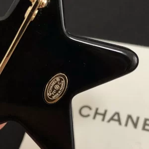 Luxury Womens Jewelry Chanel Brooch Chanel Gold CC Star Brooch A39PP155 AA164537