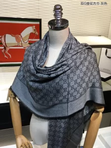 Luxury Womens Scarf Gucci GG Supreme Silk Scarf in Gray 140x140CM A151PP270 AA167423