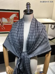 Luxury Womens Scarf Gucci GG Supreme Silk Scarf in Gray 140x140CM A151PP270 AA167423