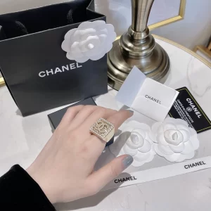 Luxury Womens Jewelry Chanel Ring Chanel Pearls CC Ring A152PP130 AA168970