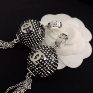 Luxury Womens Jewelry Chanel Earring with CC Chain Tassel and Ball A39PP170 AA169851