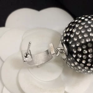 Luxury Womens Jewelry Chanel Earring with CC Chain Tassel and Ball A39PP170 AA169851