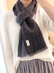 Luxury Womens Scarf Gucci GG Supreme Silk Scarf in Black 23x180CM A151PP180 AA170976