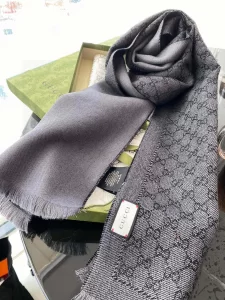 Luxury Womens Scarf Gucci GG Supreme Silk Scarf in Black 23x180CM A151PP180 AA170976