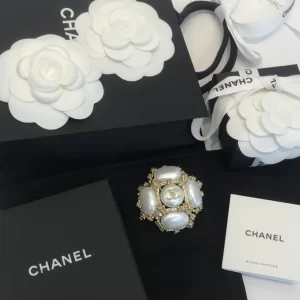 Luxury Womens Jewelry Chanel Brooch Chanel Crystals Ball Brooch A39PP180 AA174179