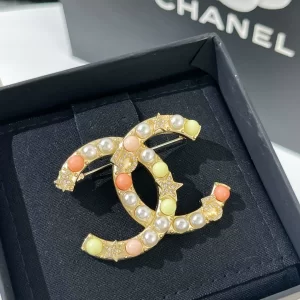 Replica Womens Jewelry Chanel VIP CC Logo Brooch A62PP190 AA180623