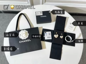 Replica Womens Jewelry Chanel VIP Crystals CC Heart Brooch AB7007 A62PP190 AA181173