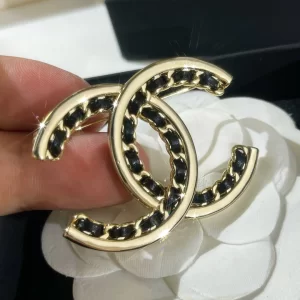 Replica Womens Jewelry Chanel VIP Gold CC Chain Leather Brooch A62PP180 AA181763