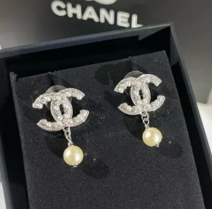 Chanel VIP Pearls CC Logo Earrings 