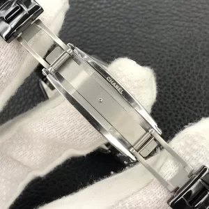 Replica Womens Watches Chanel VIP J12 Black Dial Ladies Watch 33MM A184PP2180 AA184179