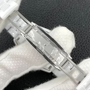 Replica Womens Watches Chanel VIP J12 White Dial Ladies Watch 33MM A184PP2180 AA184183