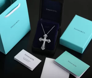 Replica Womens Jewelry Tiffany Diamonds Cross Pendant Necklace A205PP280 AA188564