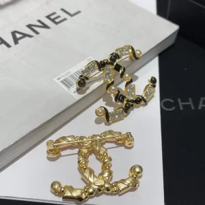 Replica Womens Jewelry Chanel Crystal CC Logo Brooch A152PP180 AA189118