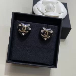 Essenceofluxury Womens Jewelry Chanel CC Logo Black Heart Earrings A152PP180 AA192749