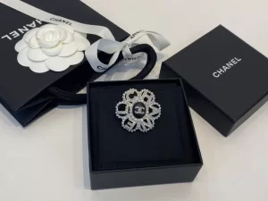 Essenceofluxury Womens Jewelry Chanel Crystals CC Monogram Flower Brooch A39PP180 AA192815