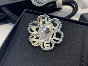 Essenceofluxury Womens Jewelry Chanel Crystals CC Monogram Flower Brooch A39PP180 AA192815