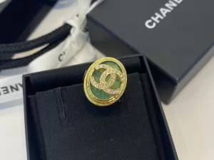 Essenceofluxury Womens Jewelry Chanel Crystals CC Logo Rings Gold A39PP180 AA197100