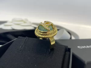 Essenceofluxury Womens Jewelry Chanel Crystals CC Logo Rings Gold A39PP180 AA197100