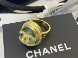 Essenceofluxury Womens Jewelry Chanel Crystals CC Logo Rings Gold A39PP180 AA197100