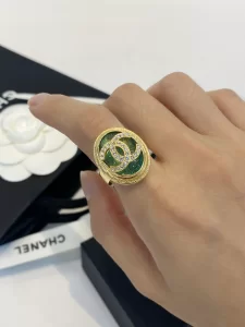 Essenceofluxury Womens Jewelry Chanel Crystals CC Logo Rings Gold A39PP180 AA197100