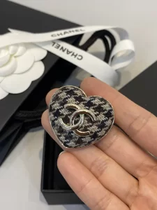 Chanel CC Logo Tweed Heart Brooch Black 