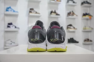 Essenceofluxury Mens Shoes Nike Kobe 5 Protro Sneakers in Purple 40 To 47 A226PP780 AA197942