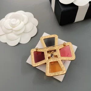 Essenceofluxury Womens Jewelry Chanel Vintage CC Logo Cross Brooch A152PP280 AA197821