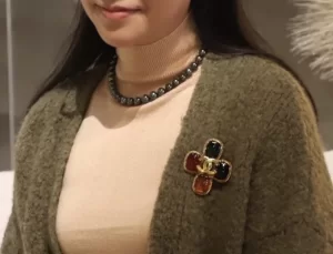 Essenceofluxury Womens Jewelry Chanel Vintage CC Logo Cross Brooch A152PP280 AA197821