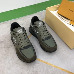 Essenceofluxury Mens Shoes Louis Vuitton Run Away Sneaker in Green 38 To 44 A151PP580 AA199739