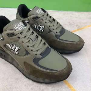 Essenceofluxury Mens Shoes Louis Vuitton Run Away Sneaker in Green 38 To 44 A151PP580 AA199739