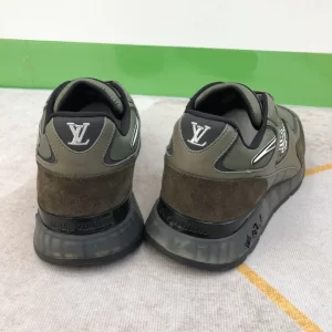 Essenceofluxury Mens Shoes Louis Vuitton Run Away Sneaker in Green 38 To 44 A151PP580 AA199739
