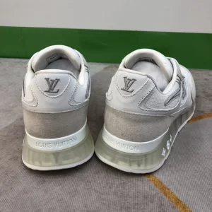 Essenceofluxury Mens Shoes Louis Vuitton Run Away Sneaker in White 38 To 44 A151PP580 AA199740