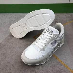 Essenceofluxury Mens Shoes Louis Vuitton Run Away Sneaker in White 38 To 44 A151PP580 AA199740