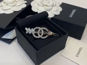 Essenceofluxury Womens Jewelry Chanel Crystals CC Logo Hair Pin A39PP180 AA200208