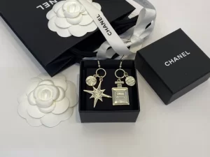 Essenceofluxury Womens Jewelry Chanel Gold Bottle Star Earrings A39PP180 AA200223