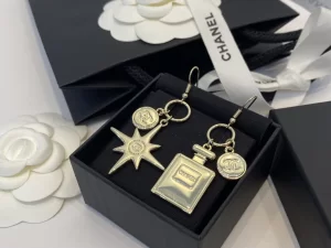 Essenceofluxury Womens Jewelry Chanel Gold Bottle Star Earrings A39PP180 AA200223