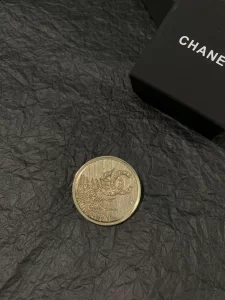 Essenceofluxury Womens Jewelry Chanel Crystals CC Logo Gold Round Brooch A152PP180 AA200842