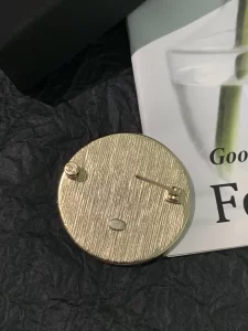 Essenceofluxury Womens Jewelry Chanel Crystals CC Logo Gold Round Brooch A152PP180 AA200842